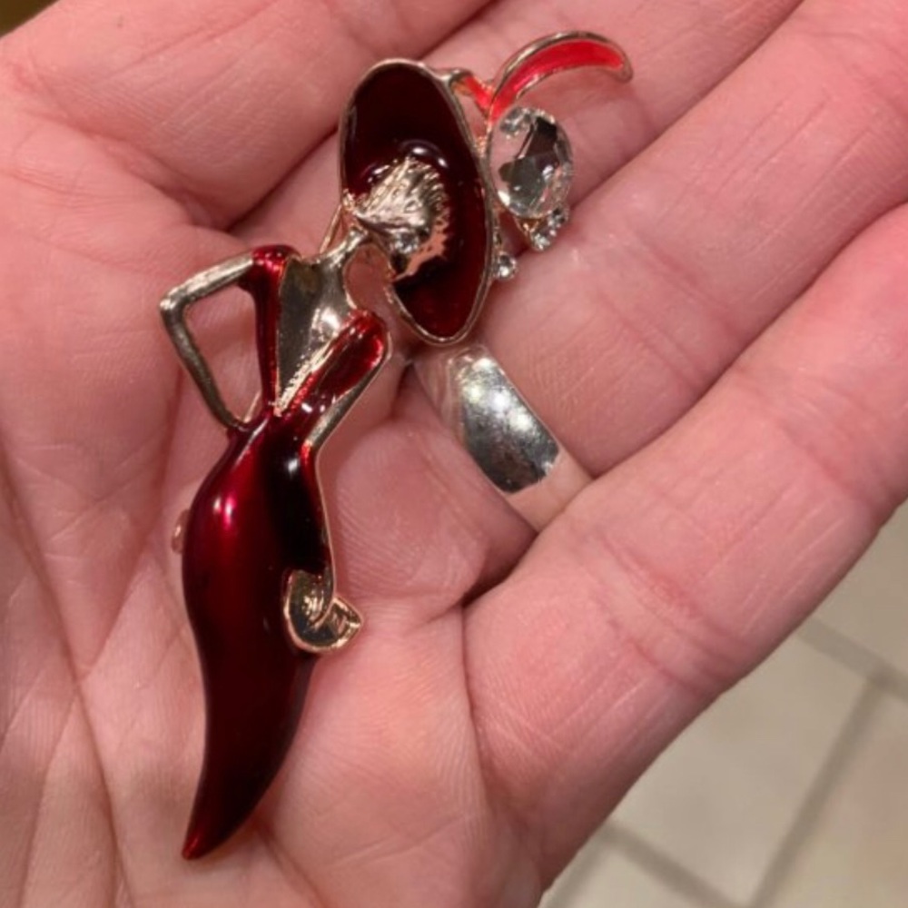 Lady in Red 2” brooch - Picture 1 of 4